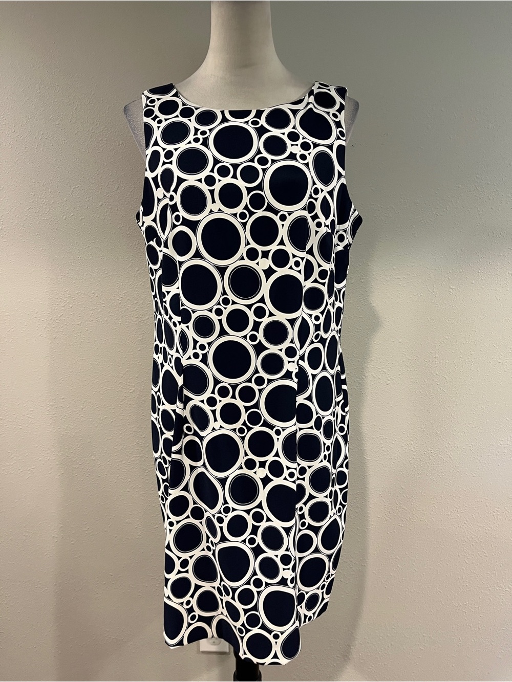 AGB vintage Sleeveless Navy and White Circle-Print Sheath Dress size 14
